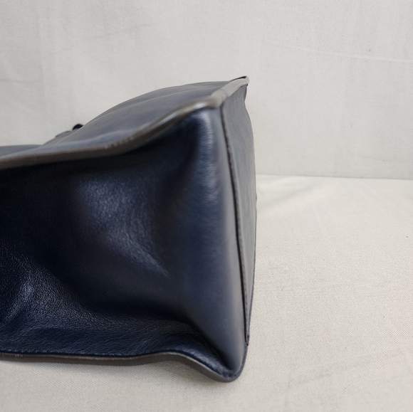 FENDI Vitello Grace Flip Tote Bag - Picture 9 of 16